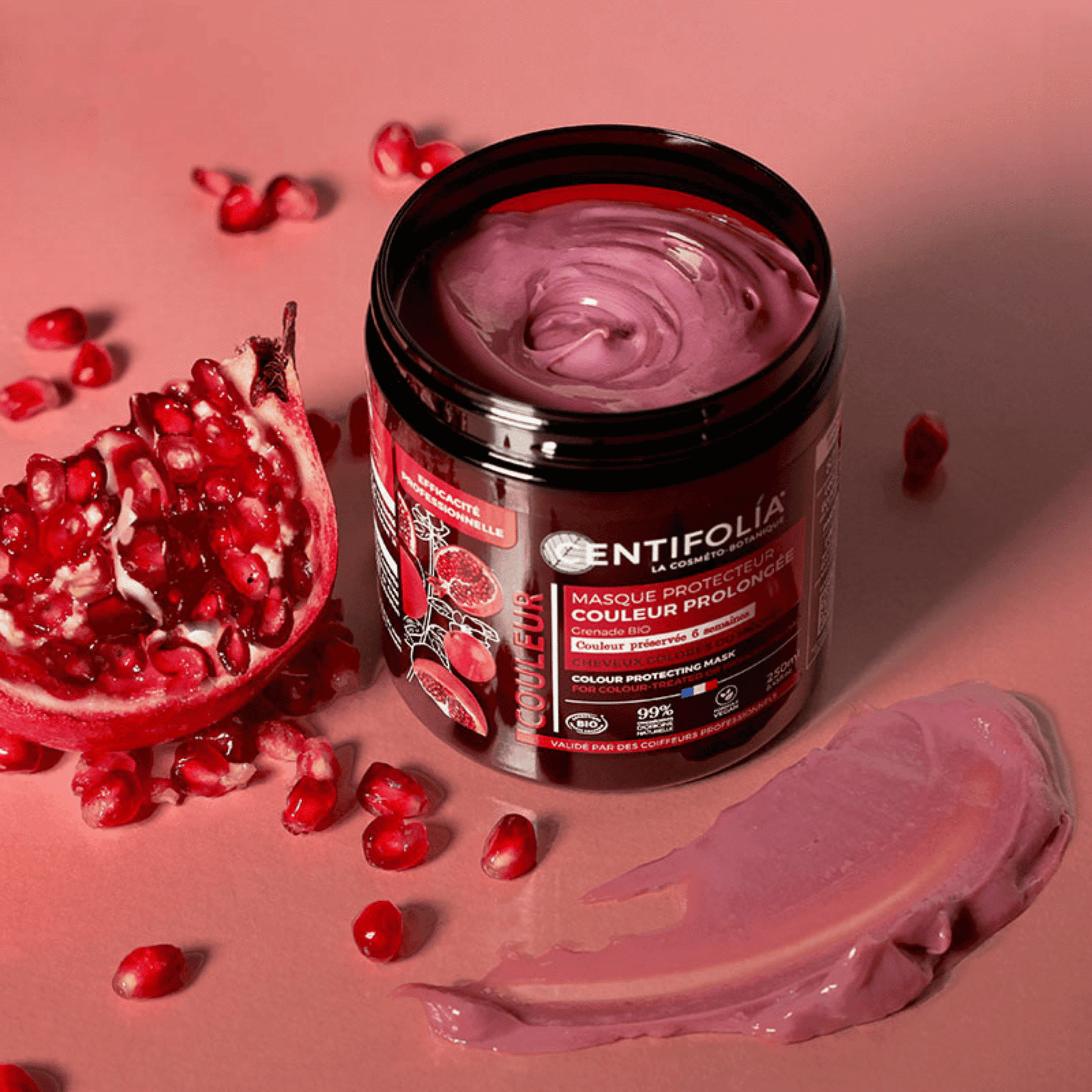 Masque Protecteur Couleur Prolongée Centifolia à la grenade bio. Nourrit, protège et aide à préserver l’éclat des cheveux colorés ou méchés.