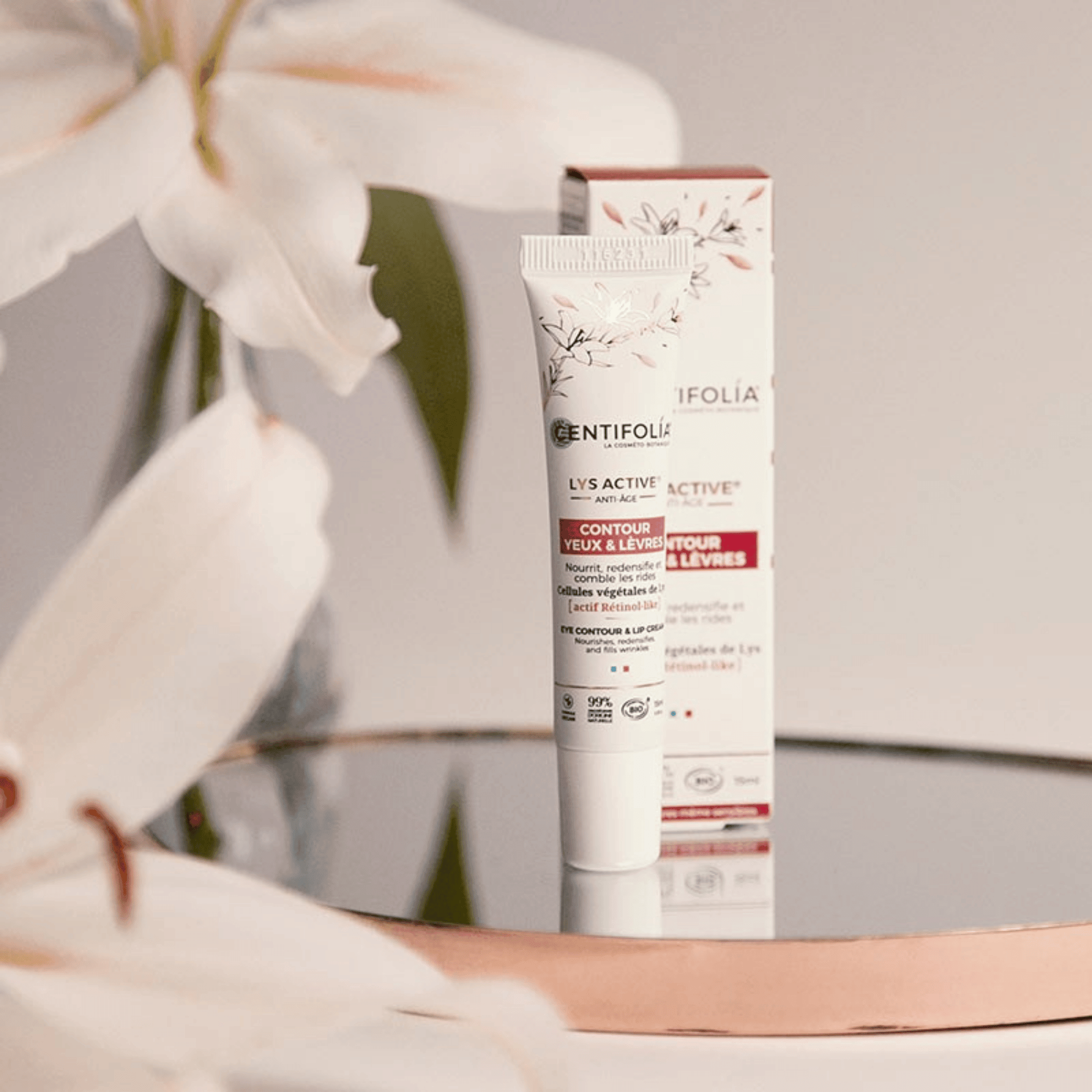 Soin contour yeux et lèvres anti-âge Centifolia 15 ml, avec cellules végétales de lys et actif rétinol-like. Bio, vegan et fabriqué en France.