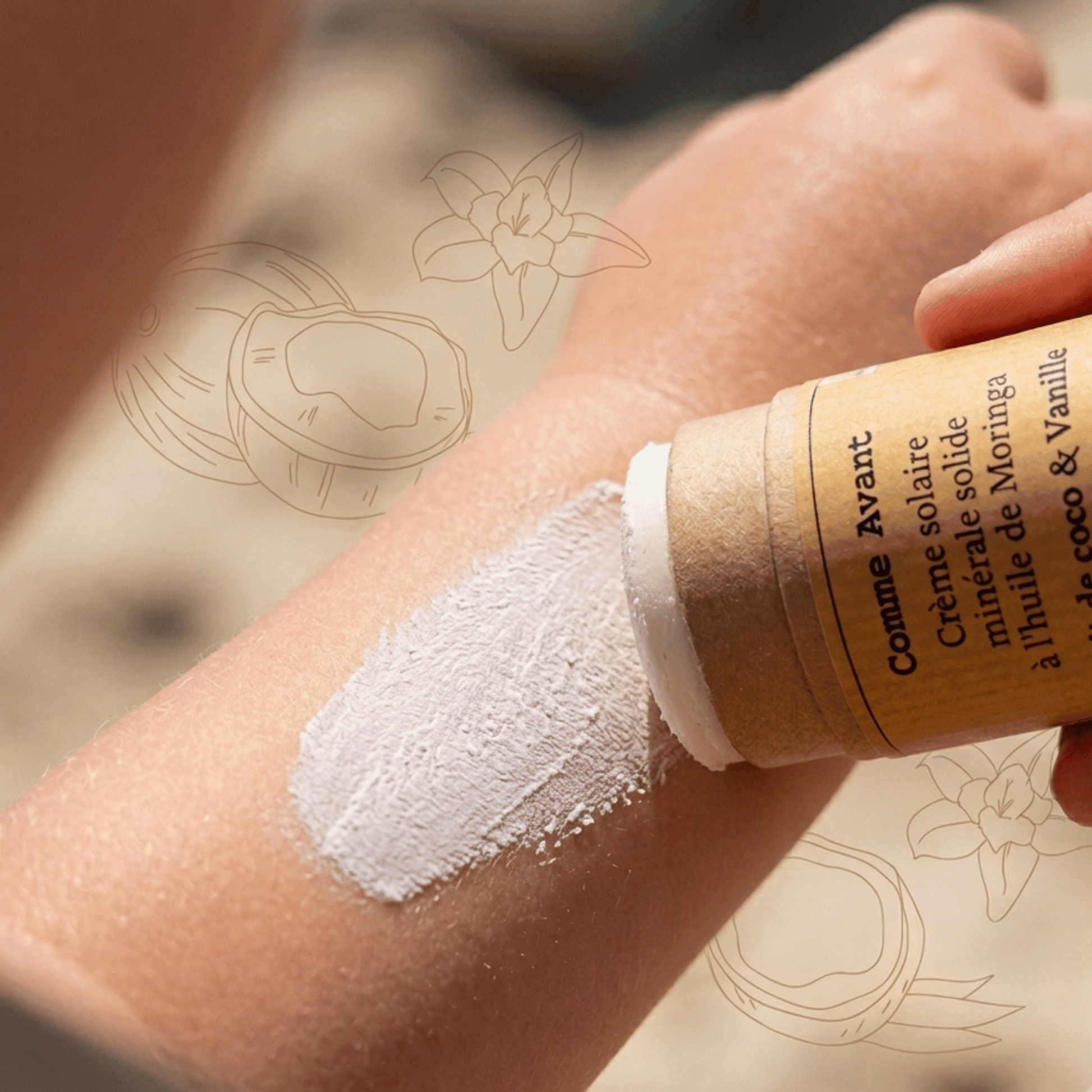 Crème solaire minérale solide SPF30 Comme Avant, parfum Coco & Vanille. 80 g, filtre zinc, huile de moringa, bio et vegan.