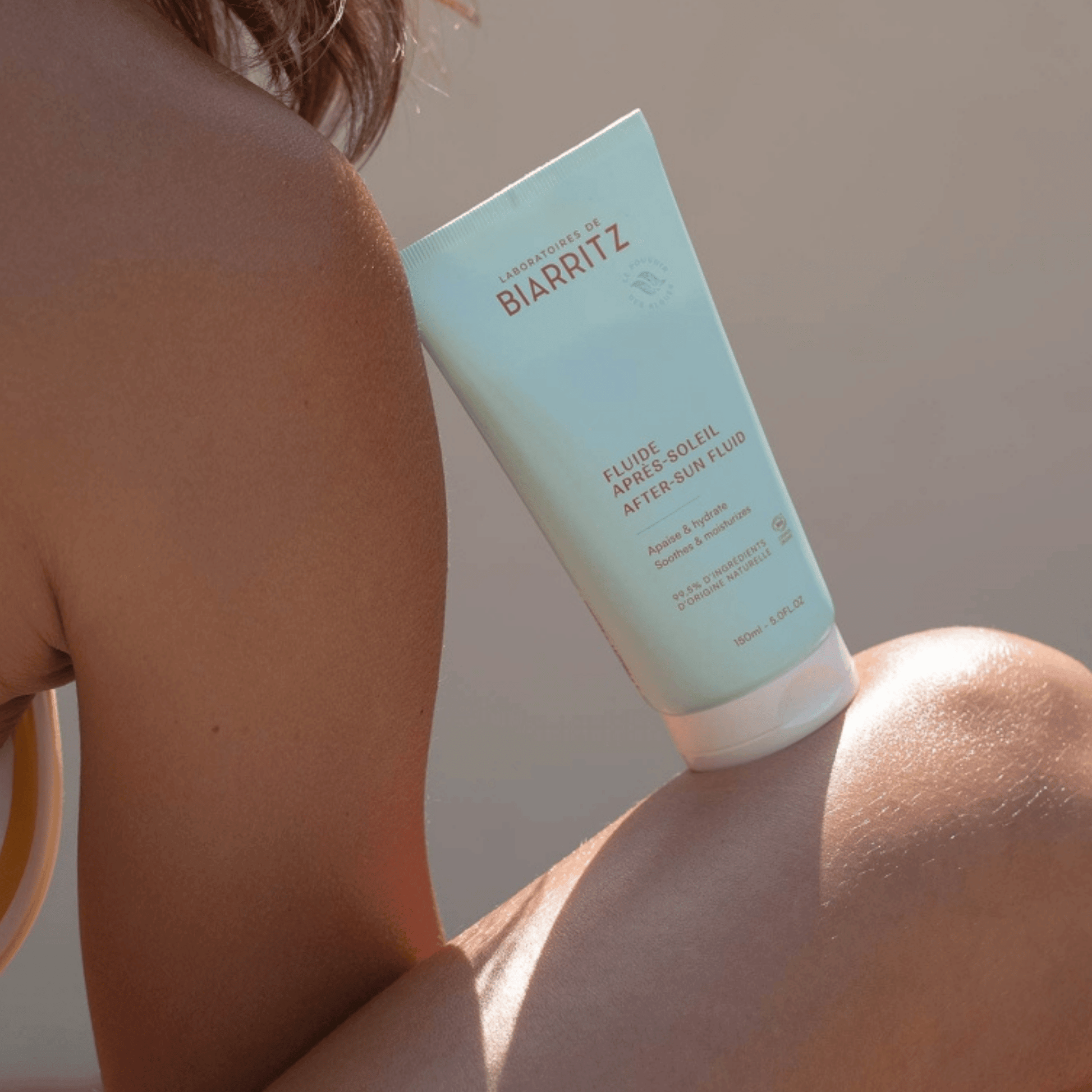 Fluide après-soleil bio Laboratoires de Biarritz 150 ml. Hydrate, apaise et rafraîchit la peau après l’exposition, visage et corps.