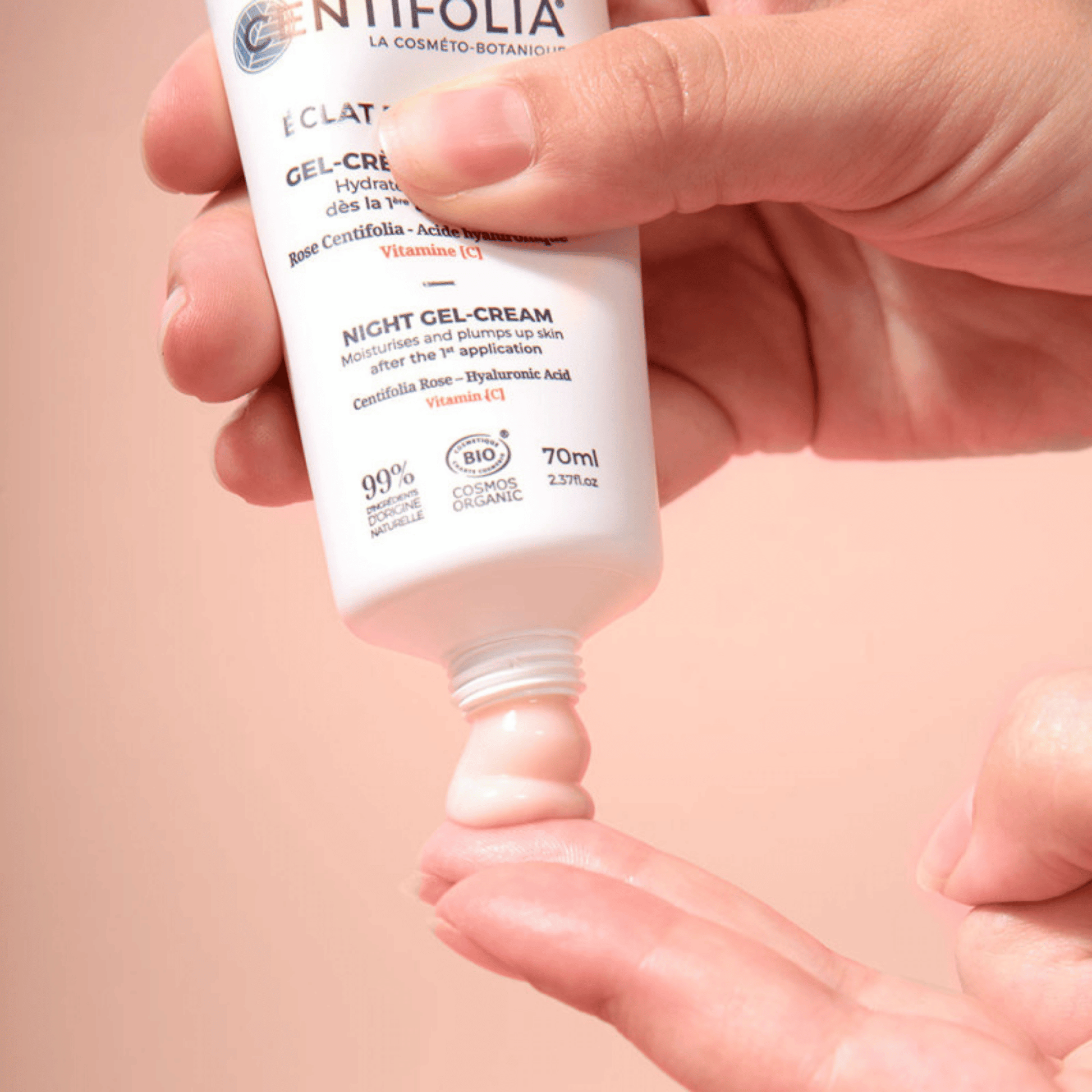 Gel-crème de nuit Éclat de Rose Centifolia 70 ml à la rose bio, acide hyaluronique et vitamine C. Hydrate, repulpe et illumine.
