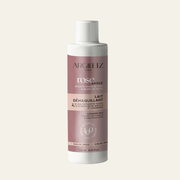 Lait démaquillant Argiletz à l’argile rose, eau de tilleul, myrtille et cranberry bio. Nettoie en douceur les peaux sensibles.