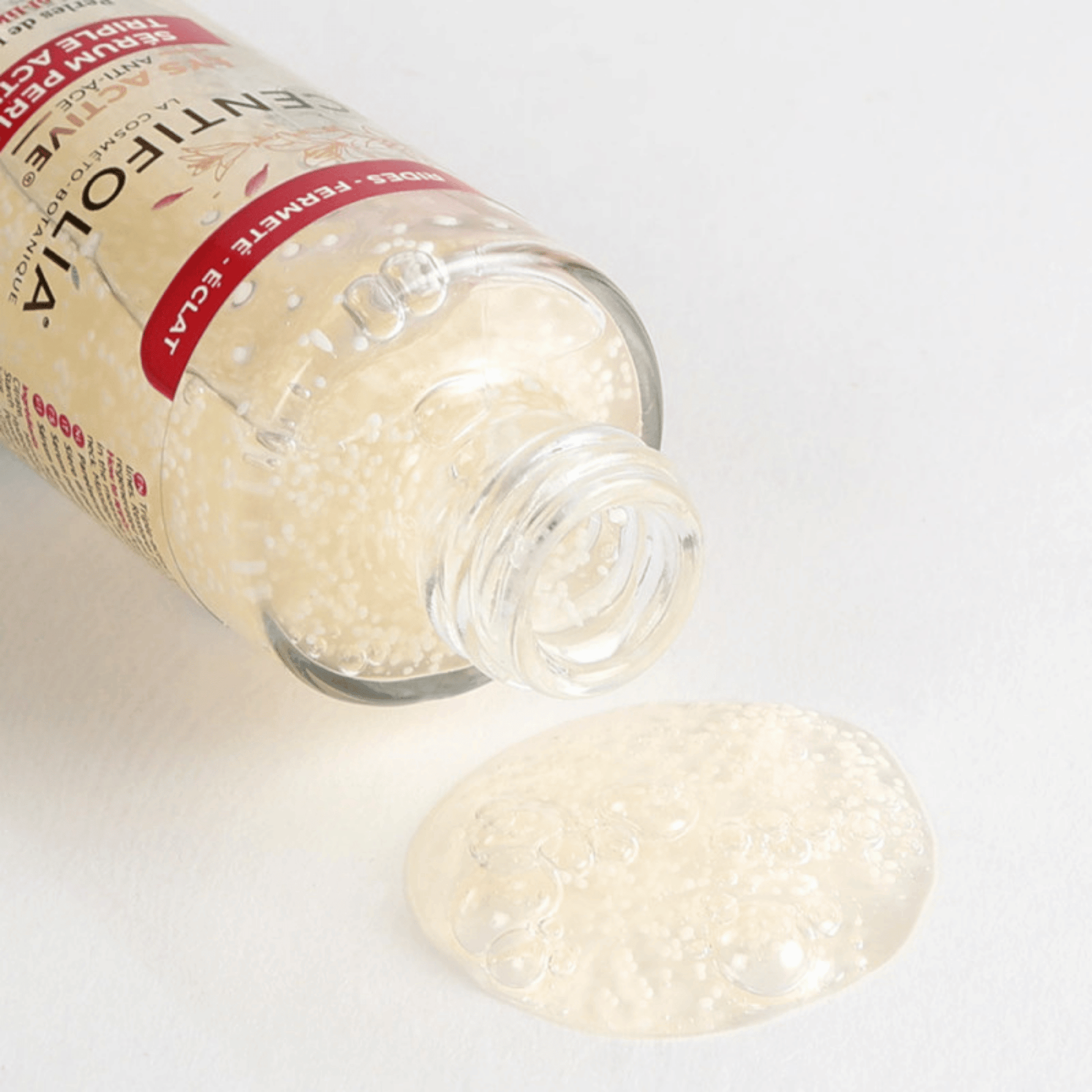 Sérum Perlé Triple Action Centifolia 30 ml aux perles de lys bio et actif rétinol-like. Soin bio rides, fermeté et éclat.